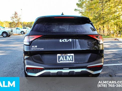 Used 2024 Kia Sportage LX image 9