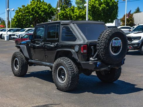 Used 2014 Jeep Wrangler Unlimited Rubicon w/ Max Tow Package AWD/4WD image 13