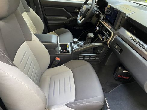 Used 2025 Toyota Tacoma TRD Off-Road image 26