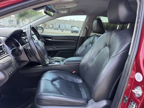Used 2018 Toyota Camry XSE FWD image 24