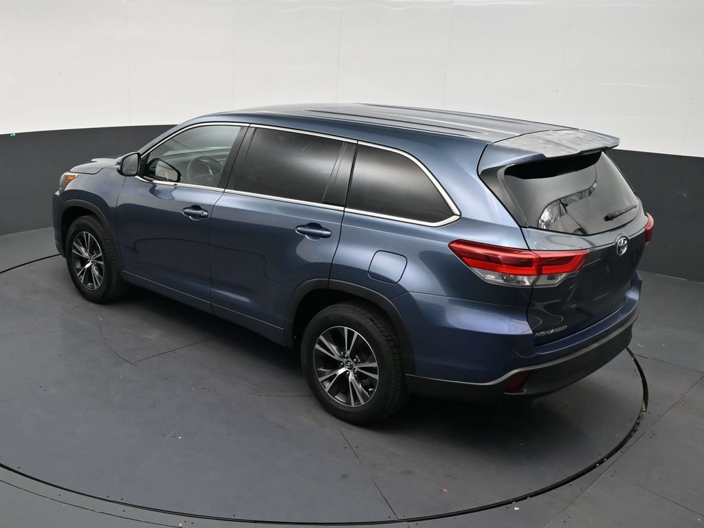 Used 2018 Toyota Highlander LE FWD image 14