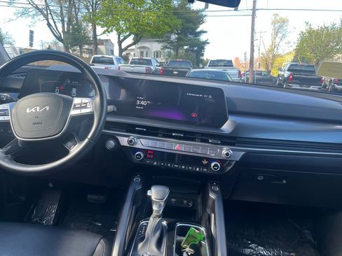 Used 2025 Kia Telluride S FWD image 18
