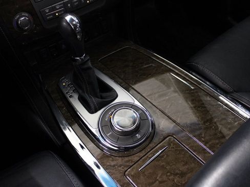 Used 2016 INFINITI QX80 4WD w/ 22" Wheel Package image 32