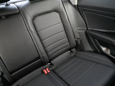 Used 2022 Volkswagen Jetta SE w/ Panoramic Sunroof Package FWD image 14