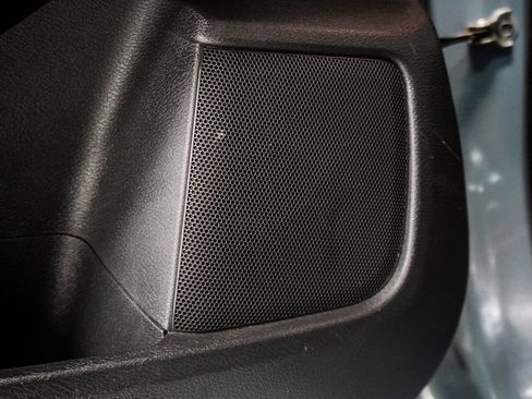 Used 2025 Nissan Sentra SV FWD image 8