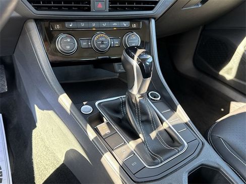 Used 2024 Volkswagen Jetta SE image 23