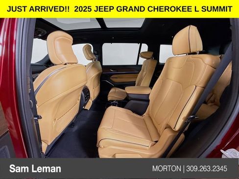 New 2025 Jeep Grand Cherokee L Summit w/ Luxury Tech Group V image 25