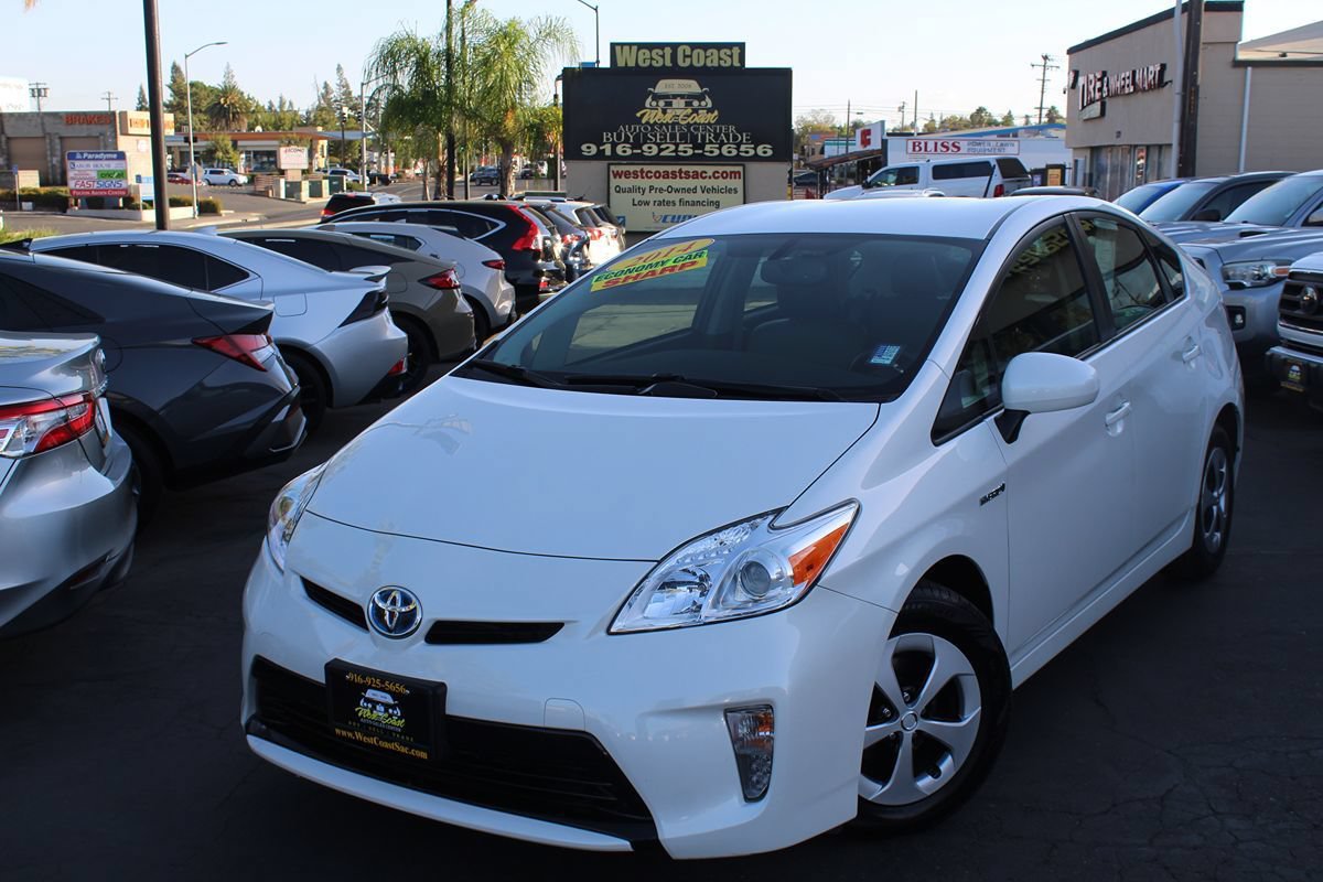 Used 2014 Toyota Prius Four FWD image 38