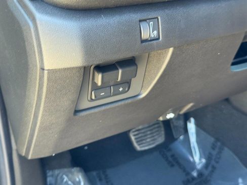 New 2025 Chevrolet Colorado W/T w/ WT Custom Package image 11