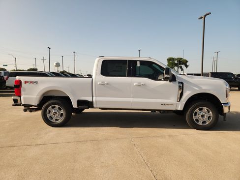 New 2026 Ford F250 XLT w/ XLT Premium Package AWD/4WD image 7