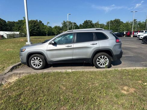 Used 2021 Jeep Cherokee Latitude FWD image 8