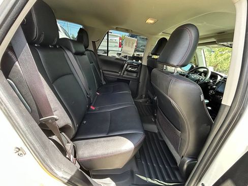 Used 2023 Toyota 4Runner TRD Off-Road Premium w/ Moonroof Package AWD/4WD image 31