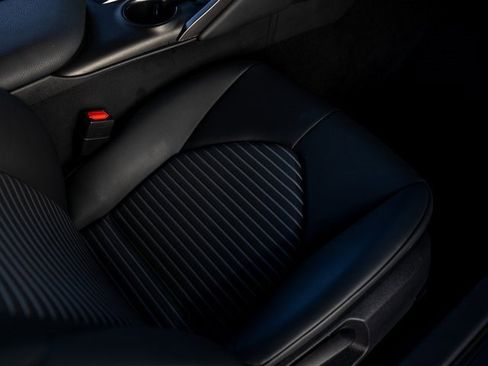 Used 2024 Toyota Camry SE image 31