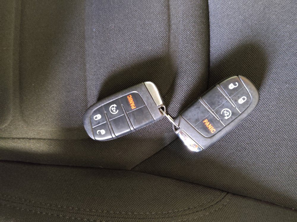 Used 2021 Jeep Renegade Latitude FWD image 32