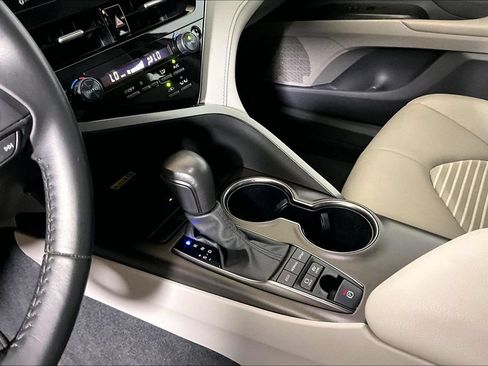 Used 2024 Toyota Camry SE w/ Audio Upgrade Package FWD image 13