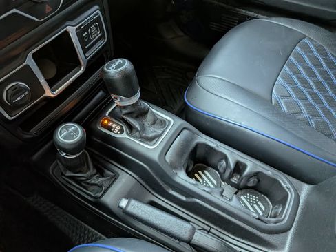 Used 2018 Jeep Wrangler Unlimited Sport AWD/4WD image 21