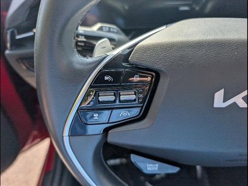 Used 2024 Kia Niro EX image 7