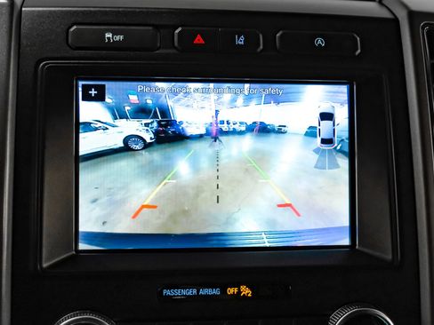 Used 2019 Ford Expedition XLT w/ Equipment Group 202A RWD image 19
