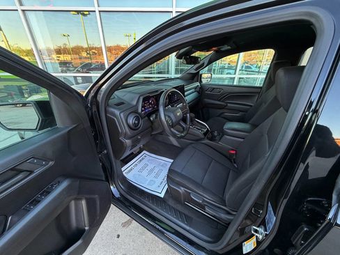 Used 2024 Chevrolet Colorado Trail Boss w/ Advanced Trailering Package image 11