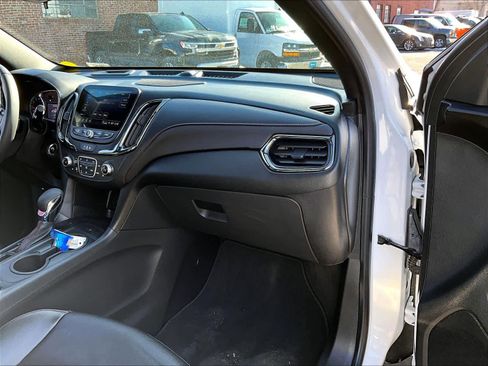 Used 2022 Chevrolet Equinox RS w/ RS Leather Package image 13