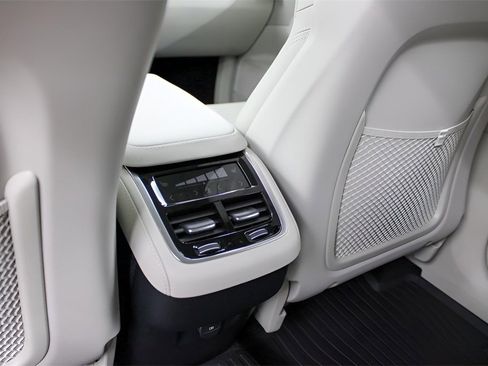 New 2026 Volvo XC90 B6 Ultra image 20