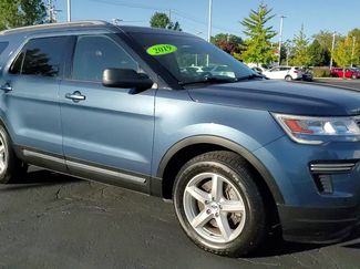 Used 2019 Ford Explorer XLT image 1