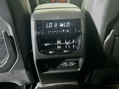 Used 2023 Jeep Grand Cherokee Overland w/ Advanced Protech Group III image 29