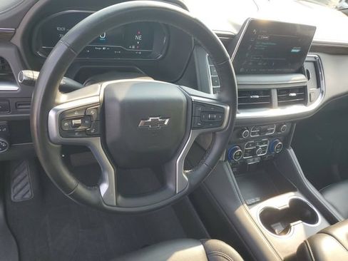 Used 2024 Chevrolet Suburban Z71 w/ Luxury Package AWD/4WD image 18