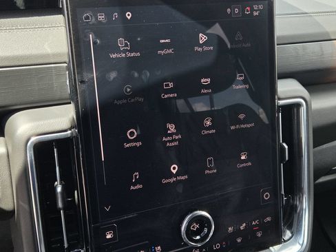 Used 2025 GMC Yukon XL Denali w/ Sun & Power Step Package AWD/4WD image 17