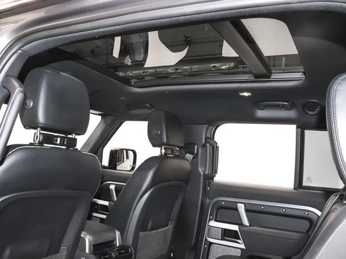 Used 2023 Land Rover Defender 130 X-Dynamic SE image 21