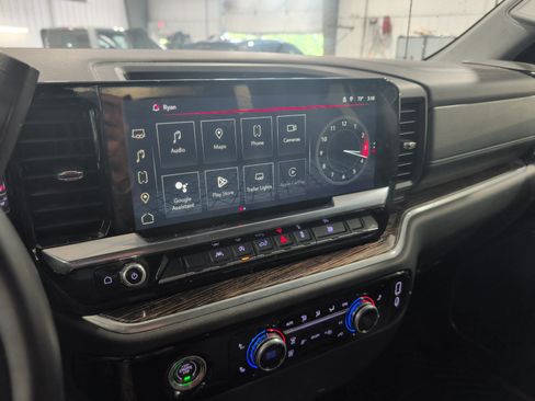 Used 2023 GMC Sierra 1500 SLE AWD/4WD image 11