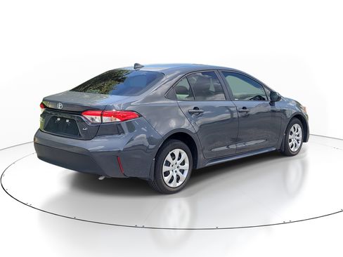 Used 2025 Toyota Corolla LE FWD image 7