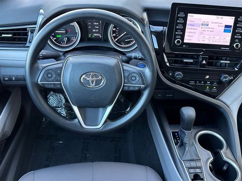 Used 2022 Toyota Camry LE image 16