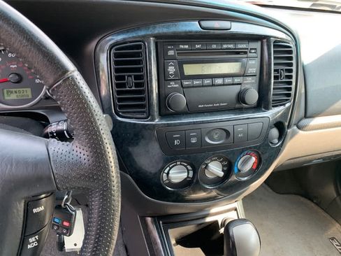 Used 2006 MAZDA Tribute I w/ Premium Pkg FWD image 10