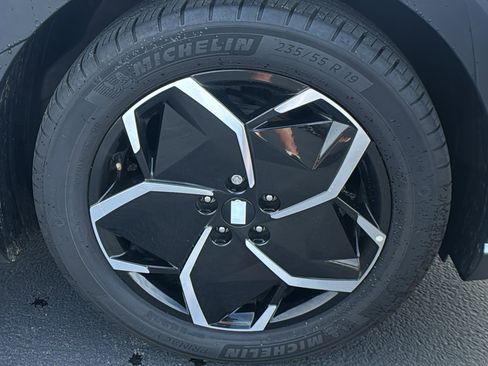 Used 2024 Hyundai Ioniq 5 SEL image 9