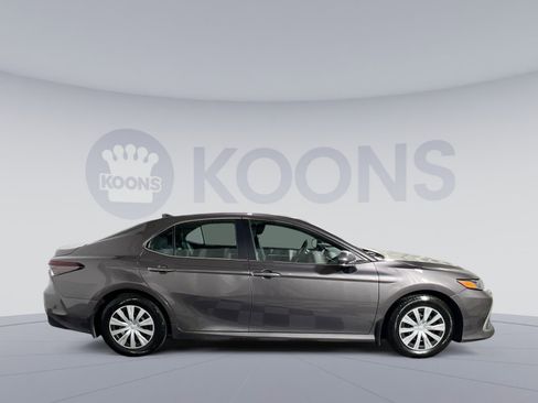 Used 2022 Toyota Camry LE image 8