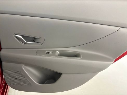 Used 2024 Hyundai Elantra Blue image 38