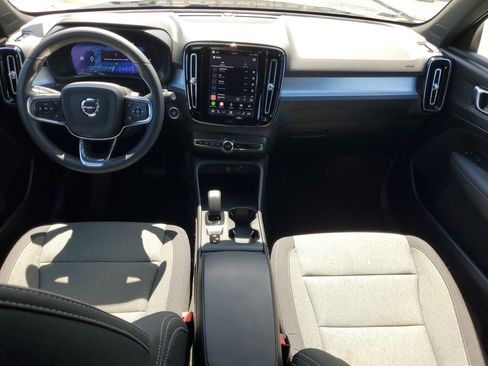 Used 2024 Volvo XC40 B5 Core AWD/4WD image 13