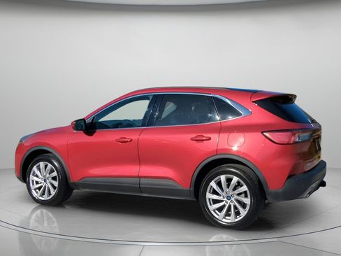 Certified 2022 Ford Escape Titanium w/ Titanium Elite Package image 18