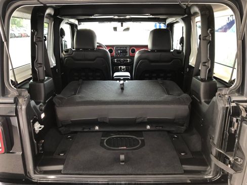 Used 2021 Jeep Wrangler Rubicon AWD/4WD image 9