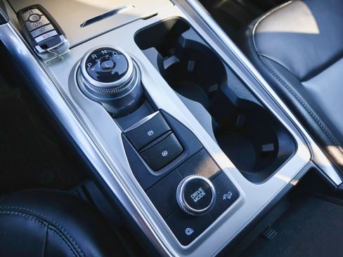 Used 2023 Ford Explorer XLT w/ Equipment Group 202A image 25