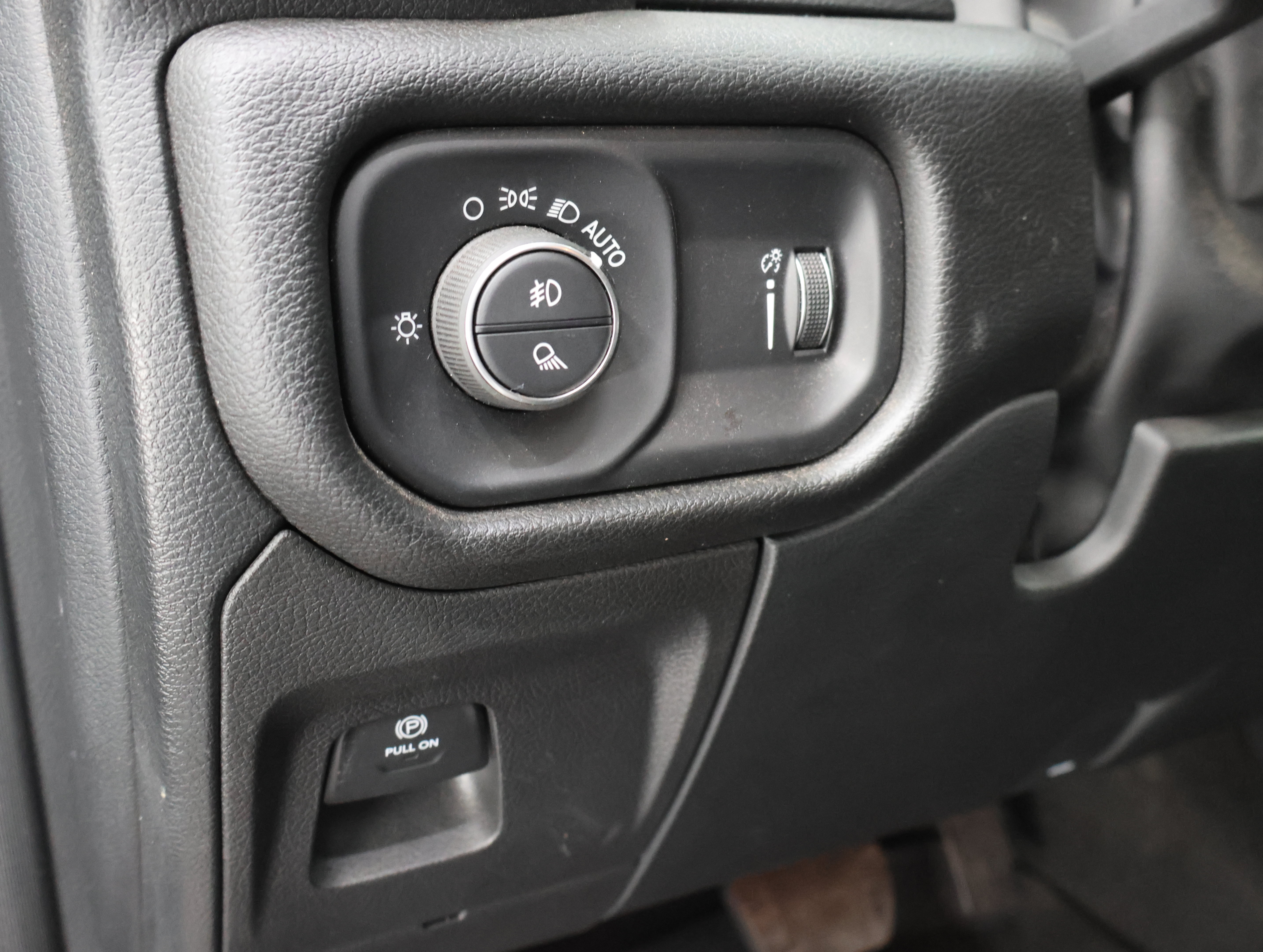 Used 2023 RAM 1500 Big Horn AWD/4WD image 40