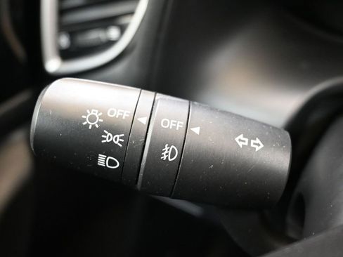 Used 2015 MAZDA MAZDA3 i Grand Touring image 27