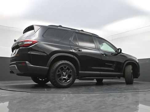 Used 2024 Honda Pilot TrailSport image 31