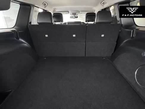 Used 2012 Jeep Grand Cherokee Laredo AWD/4WD image 15