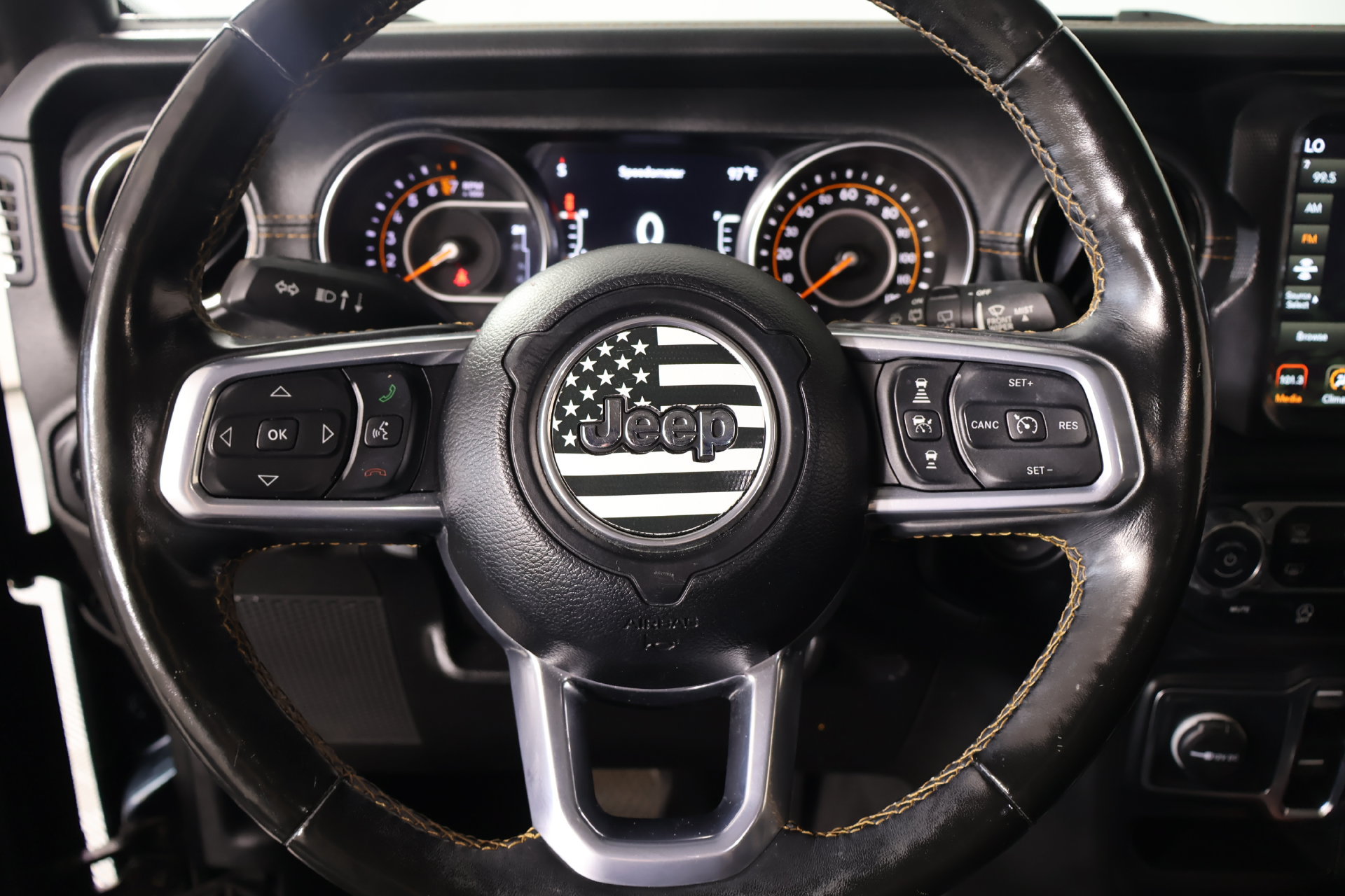 Used 2021 Jeep Wrangler Unlimited Sahara AWD/4WD image 3