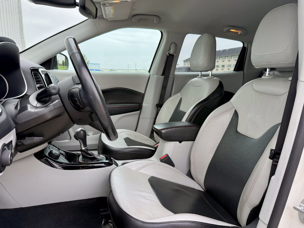 Used 2020 Jeep Compass Limited AWD/4WD image 11