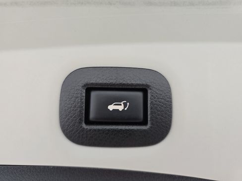 Used 2019 Nissan Rogue SL w/ Premium Package AWD/4WD image 13