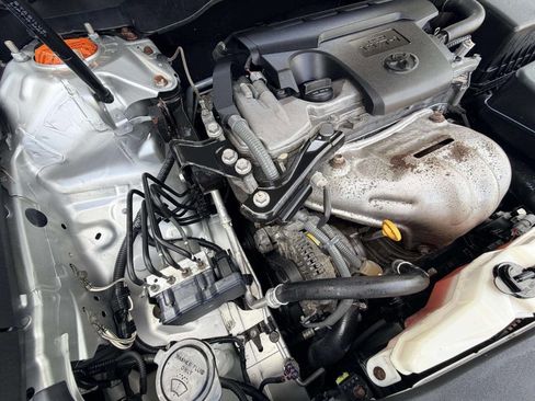 Used 2012 Toyota Camry XLE FWD image 11