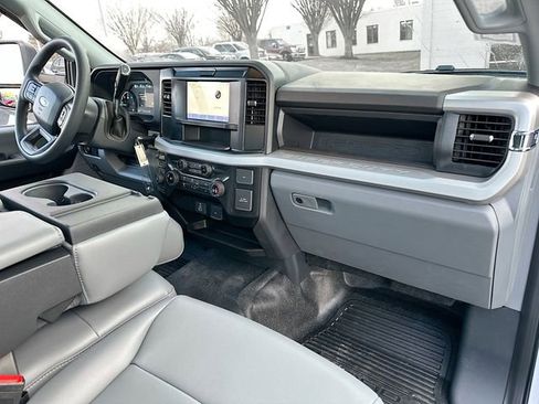 New 2025 Ford F550 4x4 Regular Cab Super Duty image 3